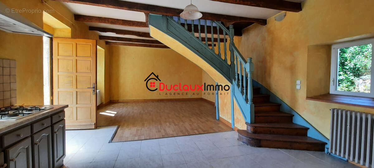 Ensemble Maison - Grange et dépendances - Terrain de 3 171 m2 - photo 3