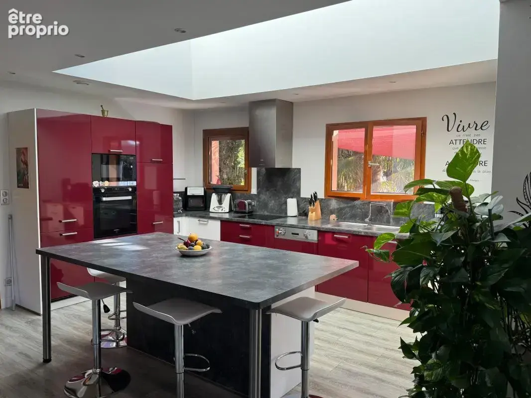 Belle propriété familiale avec grand parc arboré de 1 600 m² - photo 8