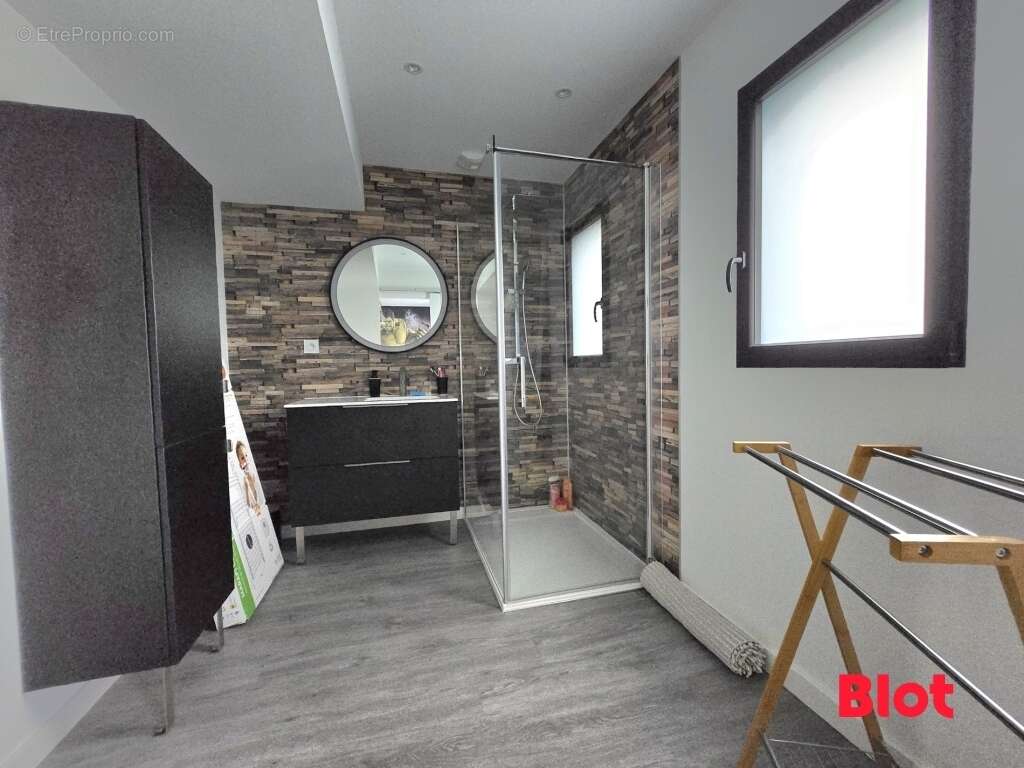 Maison à SAINT-BRICE-EN-COGLES