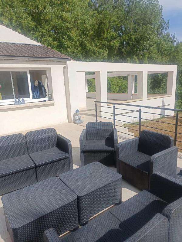 Maison de 7 pièces de 150 m² à Saint-Brice - photo 17