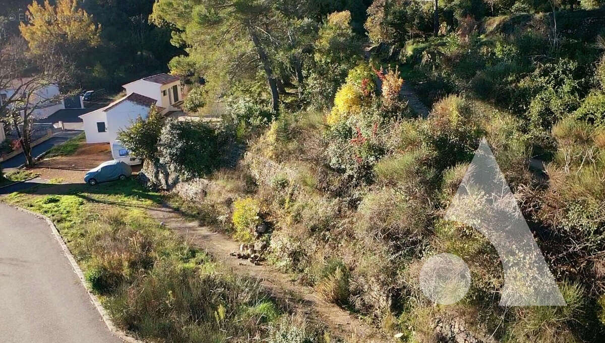 Terrain à DRAGUIGNAN