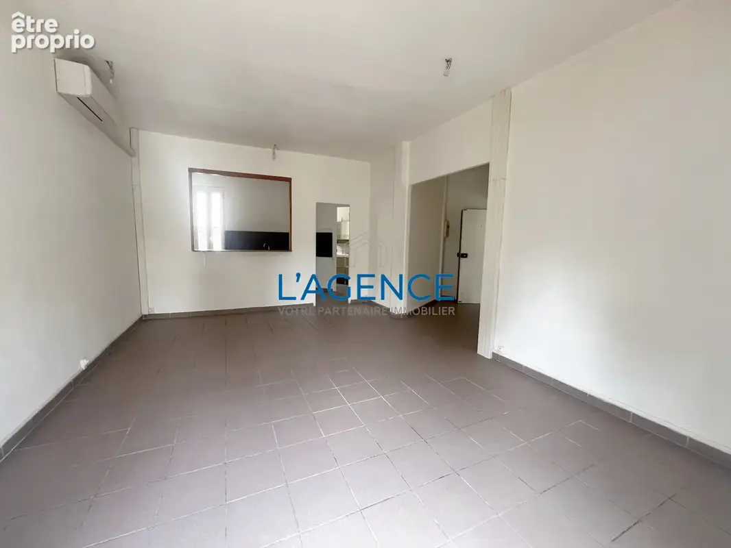 Appartement T2 de 54 m2 en dernier étage avec balcon au centre ville de Hyères - photo 2