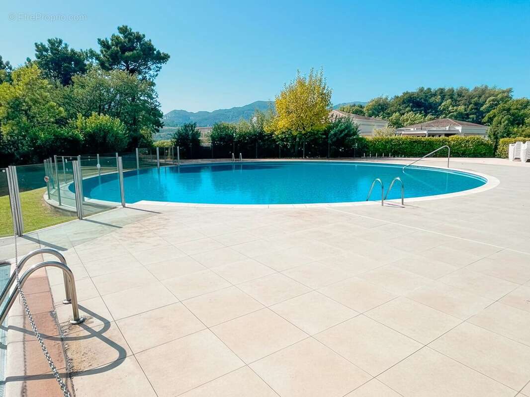 Appartement à MANDELIEU-LA-NAPOULE