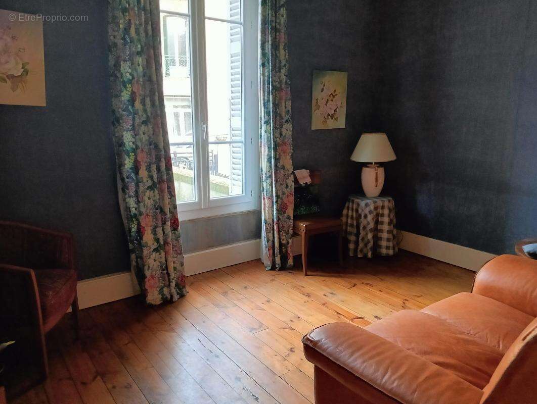 Maison à DECAZEVILLE