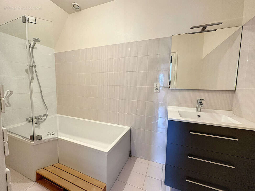 Maison à LA VILLE-AUX-DAMES