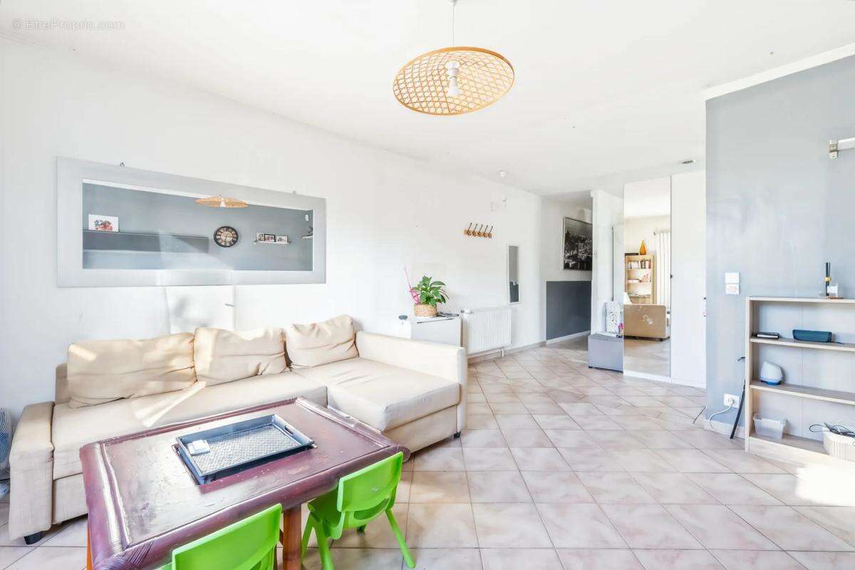 Maison à LES MUREAUX