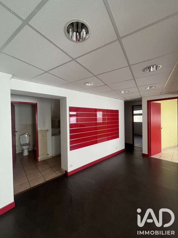 Commerce 73 m² à Saint-Claude  - photo 7