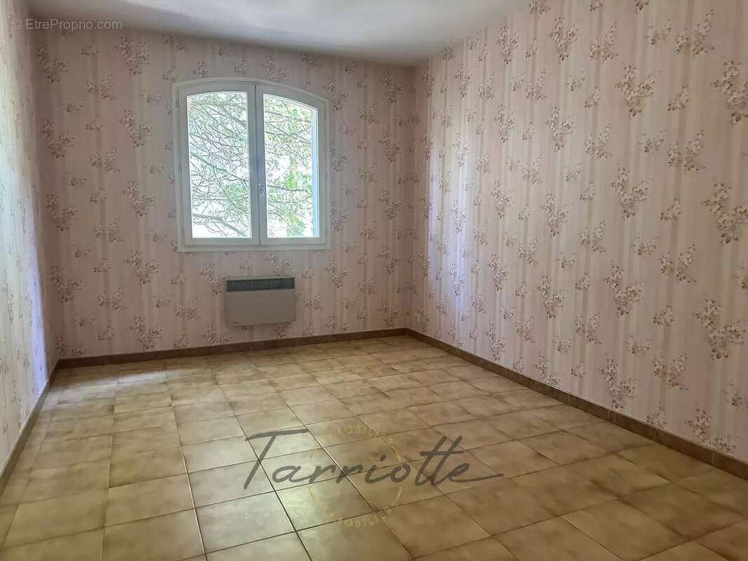 Maison à MONTELIMAR