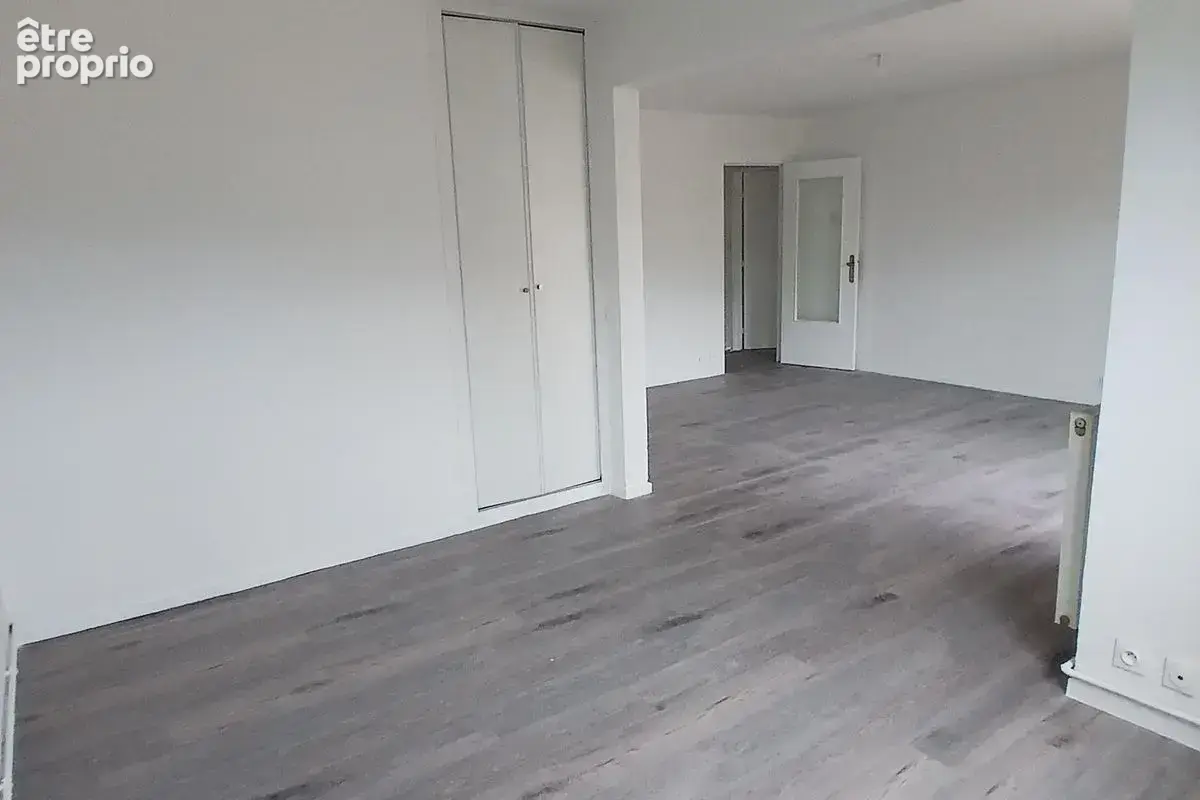 Appartement T4 N° E0060069L-163 400 € - photo 5