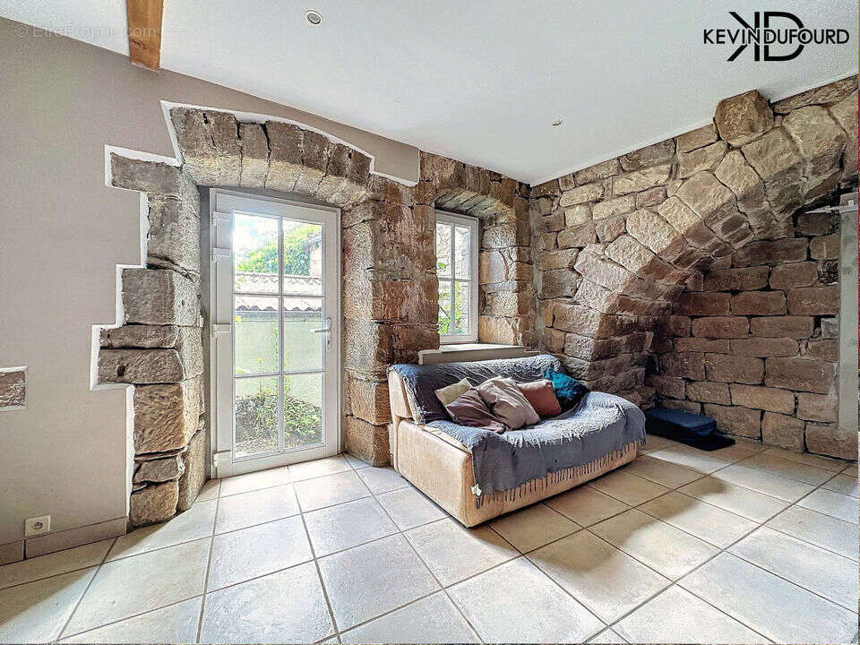 Maison à SAINT-PIERRE-SAINT-JEAN