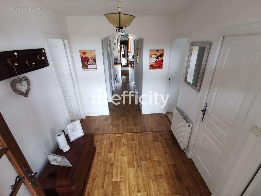 Maison 240 m² à Saint-Sever-Calvados  - photo 5