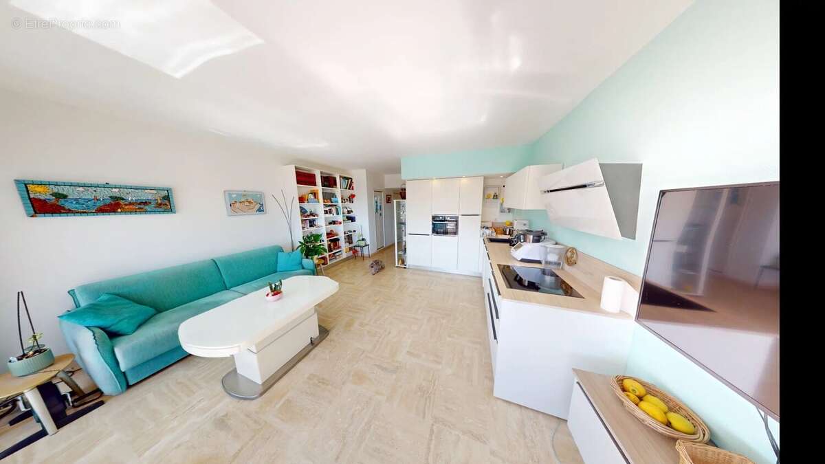 Appartement à VILLENEUVE-LOUBET