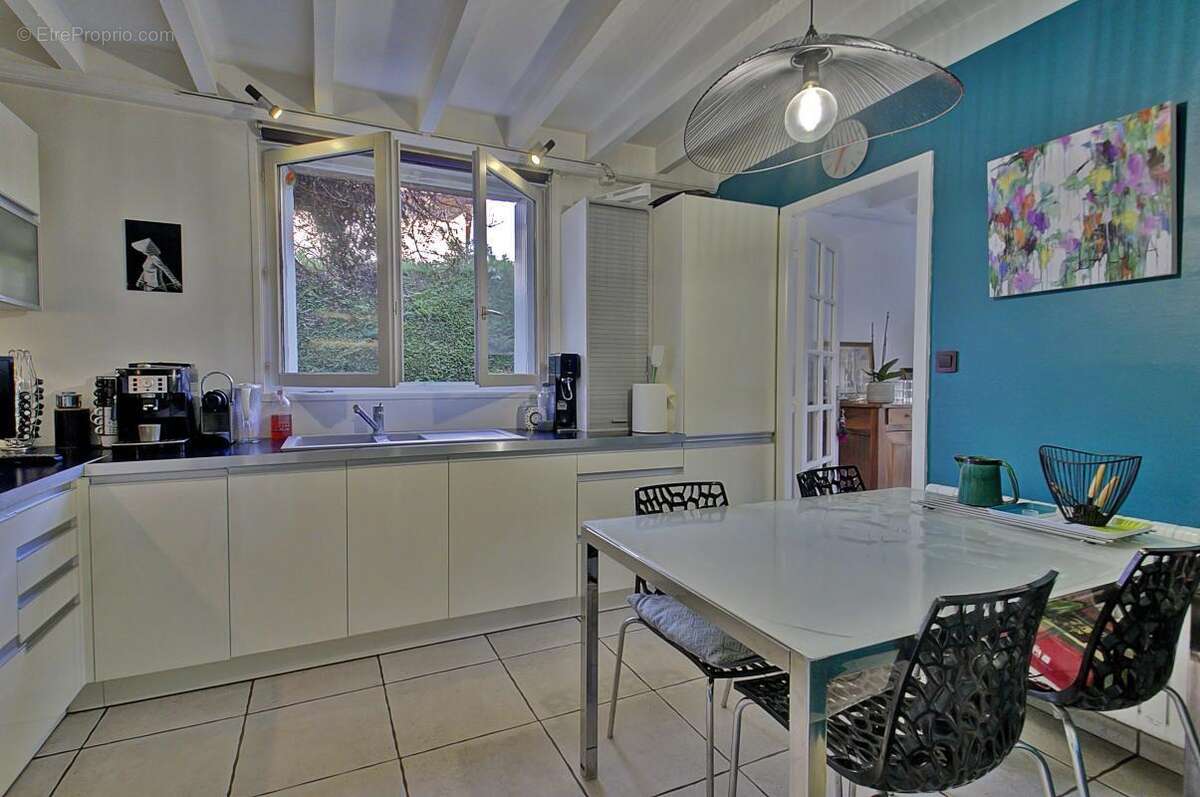 Maison à FONTAINES-SAINT-MARTIN