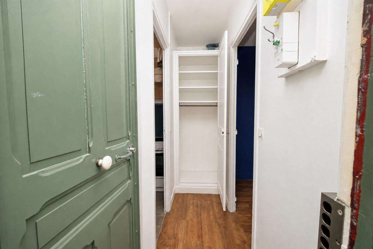 Bois-Colombes - Dernier étage, deux balcons et près de 20 m² de combles - photo 6