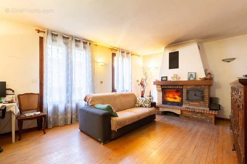 Maison à SARRANCOLIN