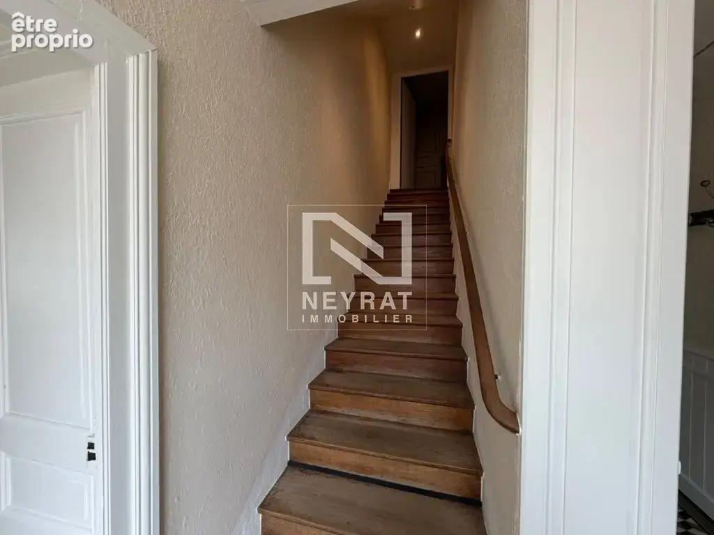 Maison de charme 200 m² +  greniers à aménager – fort potentiel au cœur du village - photo 3