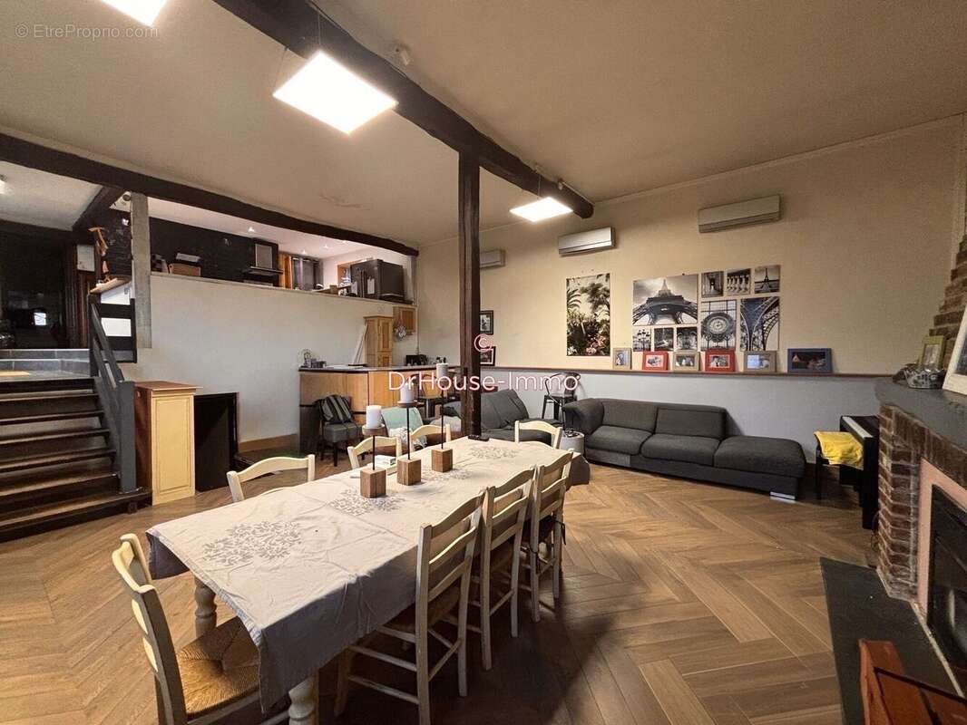 Maison à ROMBIES-ET-MARCHIPONT