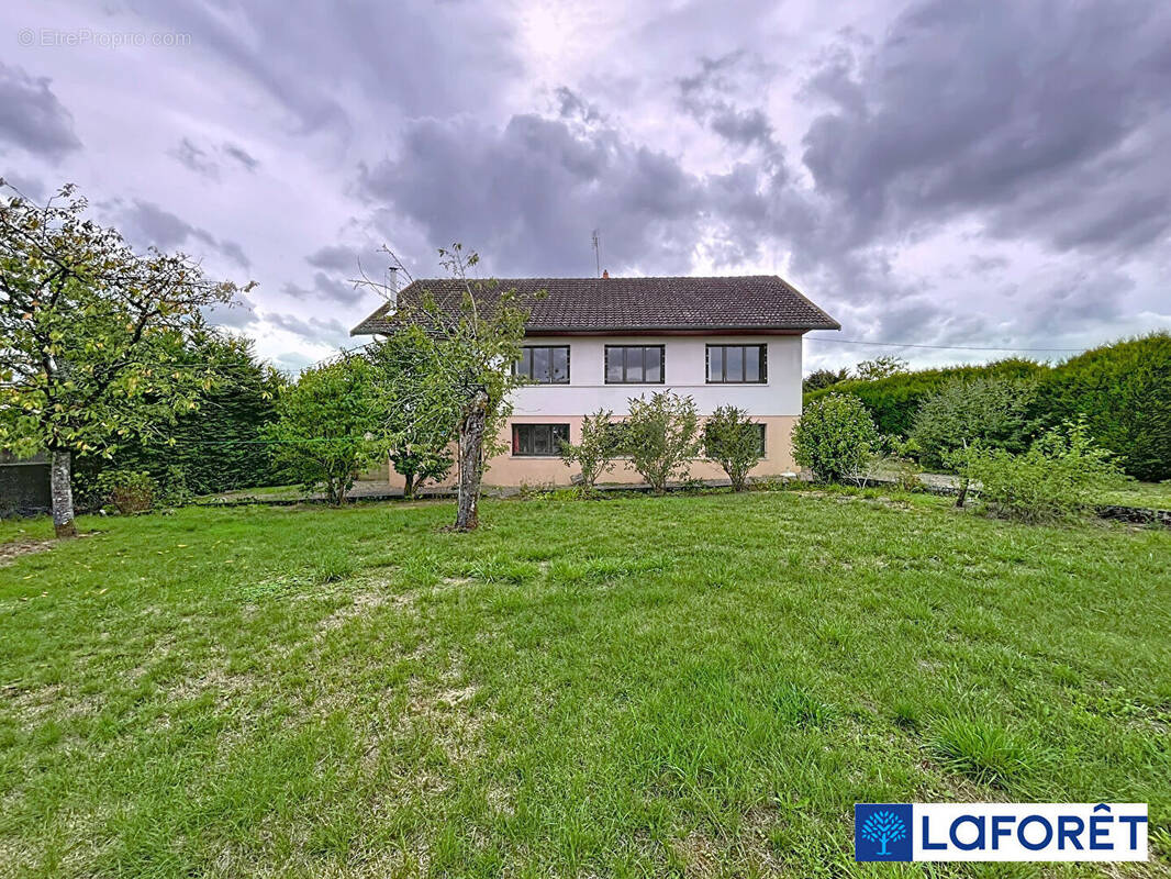 Maison à SAULX-LE-DUC