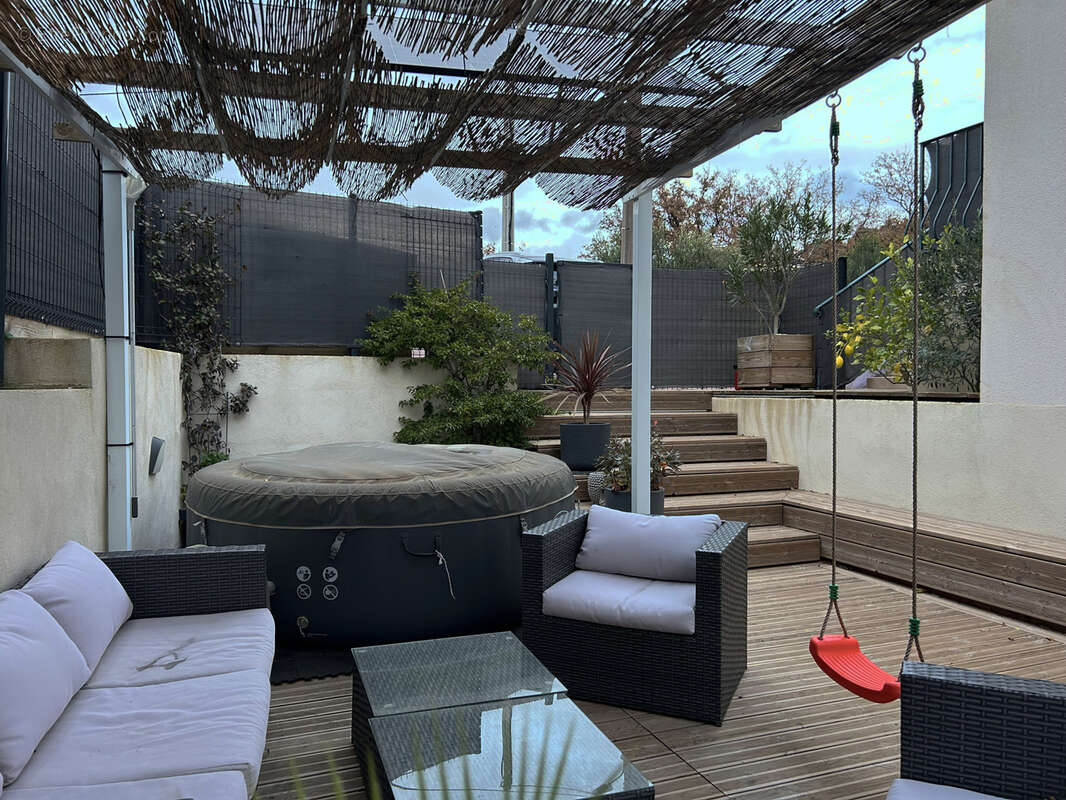 Maison à LE CASTELLET