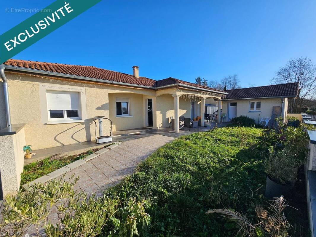 Photo 1 - Maison à CEYZERIAT