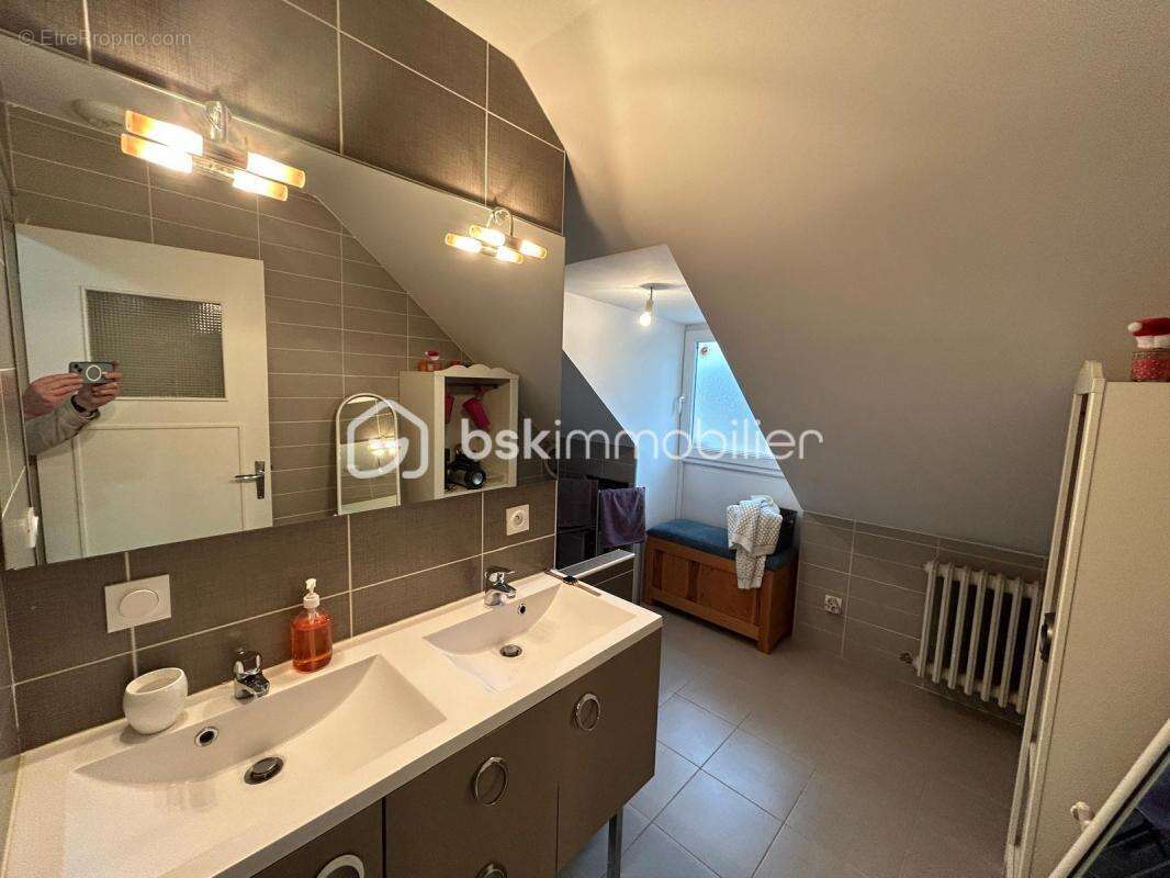 Maison à BAZOUGES-SUR-LE-LOIR