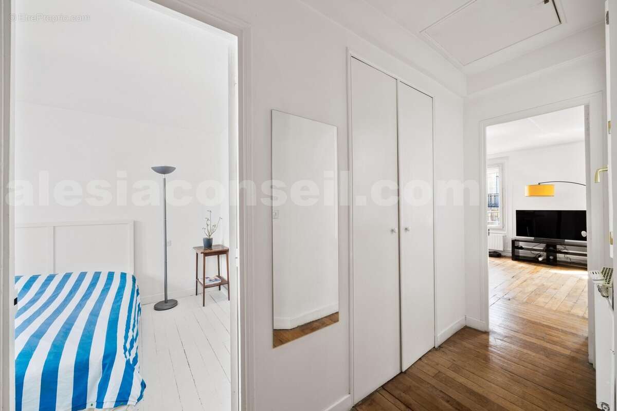Photo n°4 - Appartement à PARIS-14E