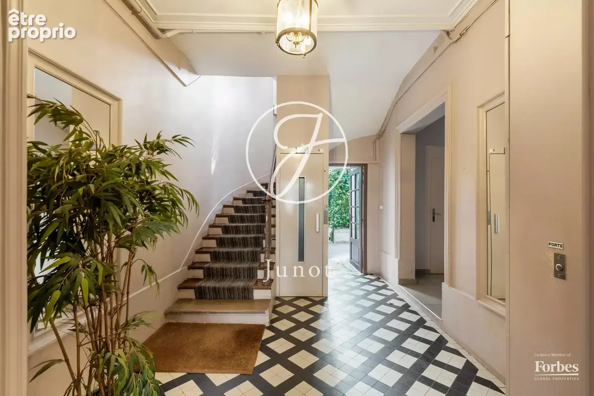 Paris 7e - RUE CLER - Appartement - 5 pièces - 78,60m² Carrez - 79,50m² au sol - 3 chambres - Rénové - Vue tour Eiffel - photo 18