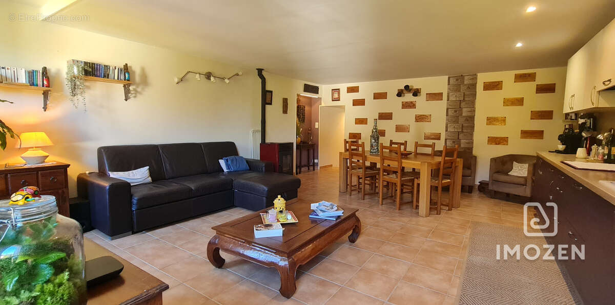 Appartement à LA ROQUEBRUSSANNE