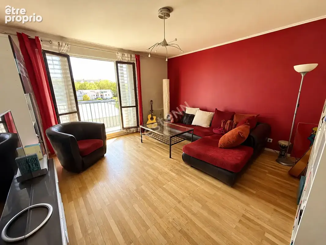 Appartement T3 Villeurbanne 69100 Traversant, Lumineux, balcon, cave, garage - photo 1
