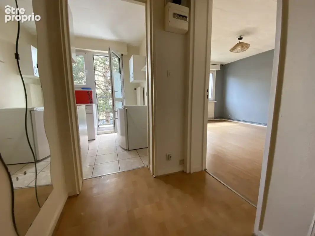SARREGUEMINES, F2 - balcon, ascenseur, chauffage individuel, DPE C - photo 2
