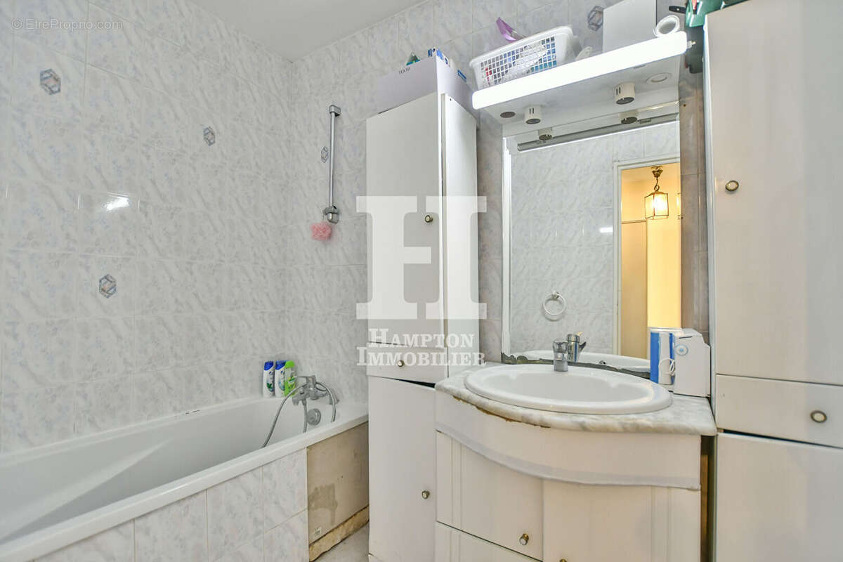 Appartement à PARIS-19E