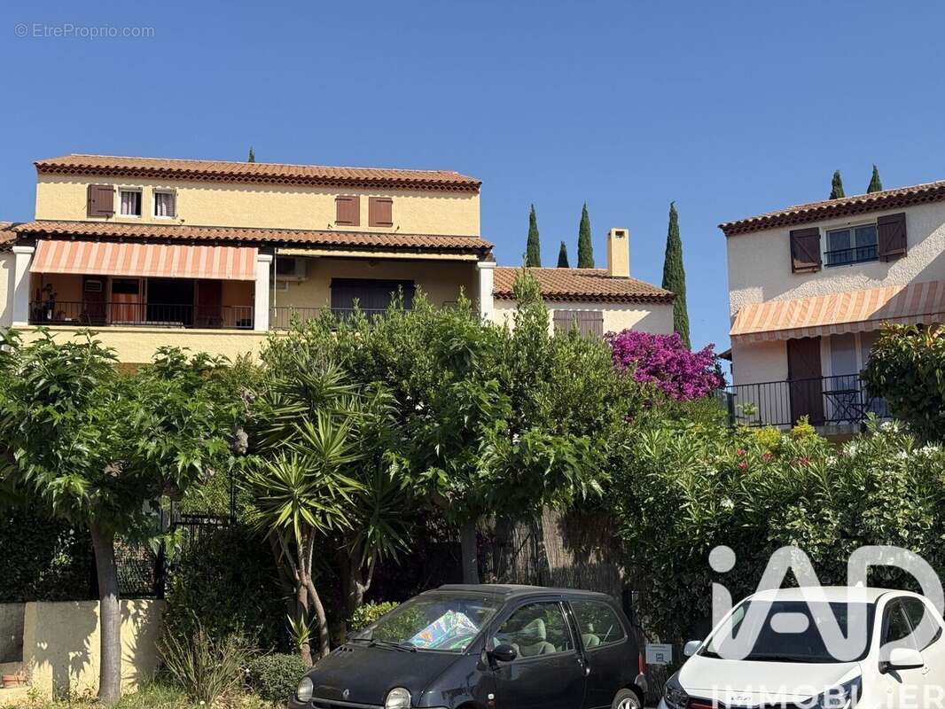 Appartement 60 m² à Carqueiranne  - photo 2
