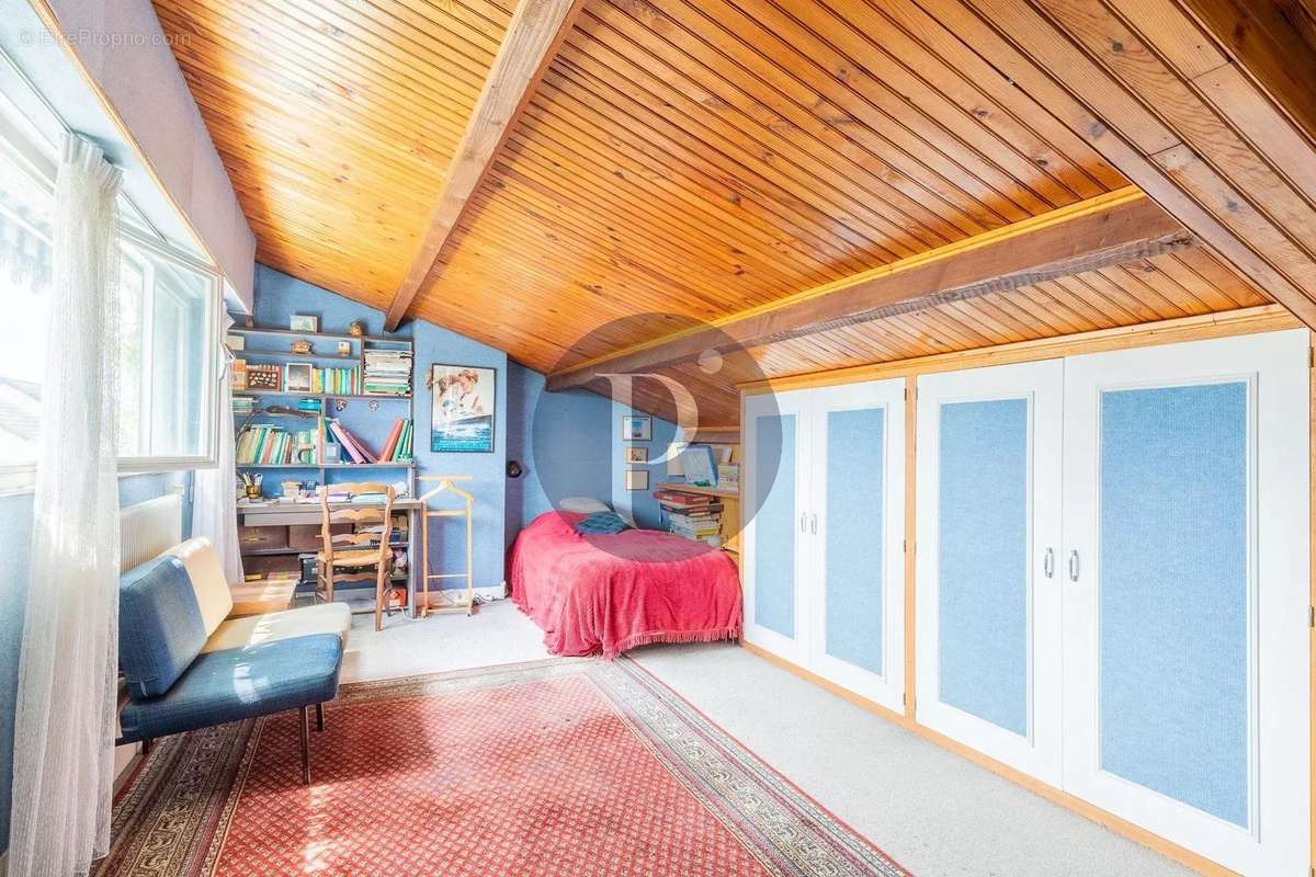 Maison à VERRIERES-LE-BUISSON