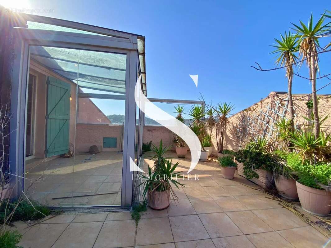 Appartement à VALLAURIS