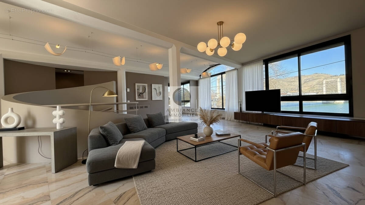 Maison à TOURNON-SUR-RHONE