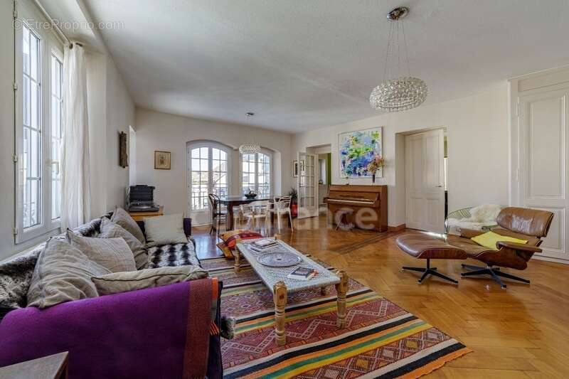 Maison à DIVONNE-LES-BAINS