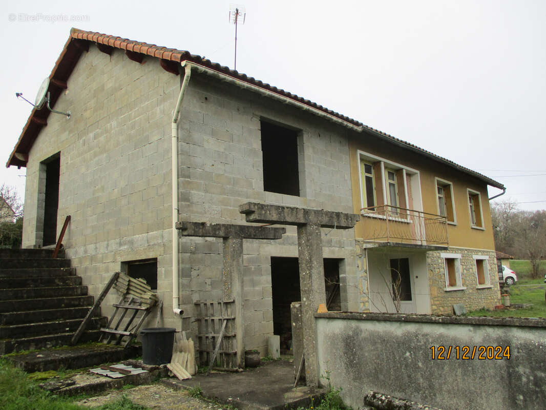 Maison à RUFFEC