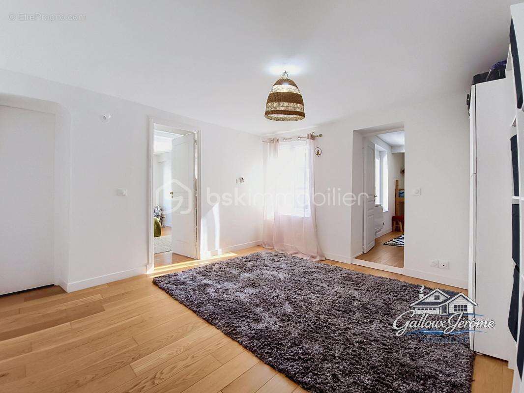 Maison sur la commune de Moussy le Vieux - photo 8