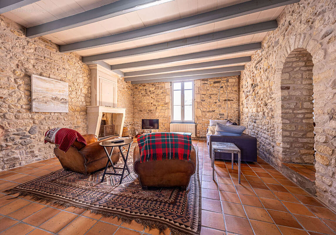 Maison de Charme à Mornac-sur-Seudre - Un Écrin de Sérénité - photo 7