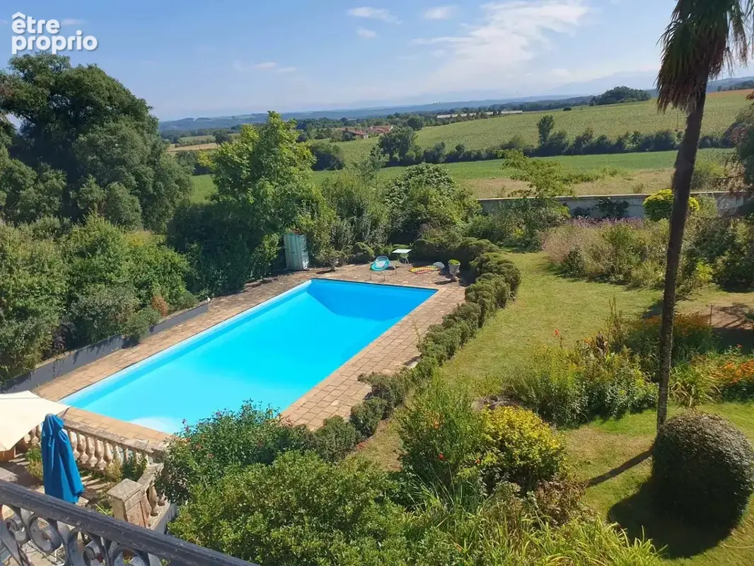 Propriété élégante avec piscine et vues imprenables - photo 3