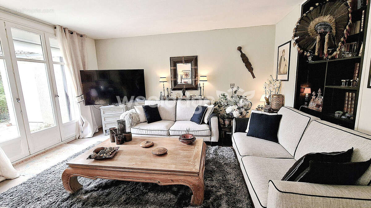 Maison à VOISINS-LE-BRETONNEUX