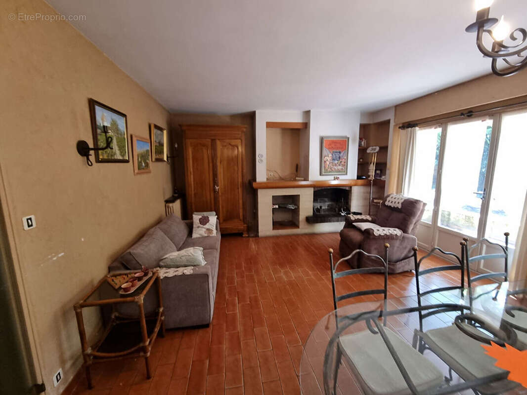 Maison à L&#039;ISLE-SUR-LA-SORGUE