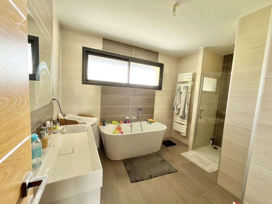 Maison à CASTELGINEST