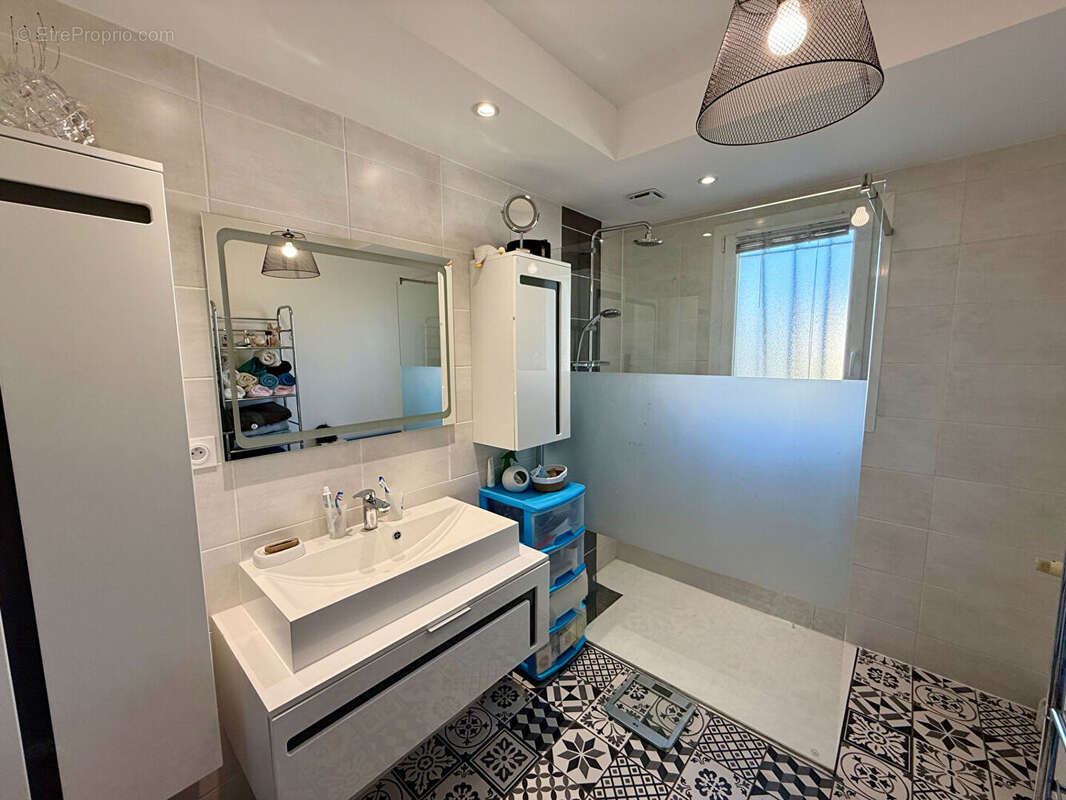 Maison à DOMPIERRE-SUR-BESBRE