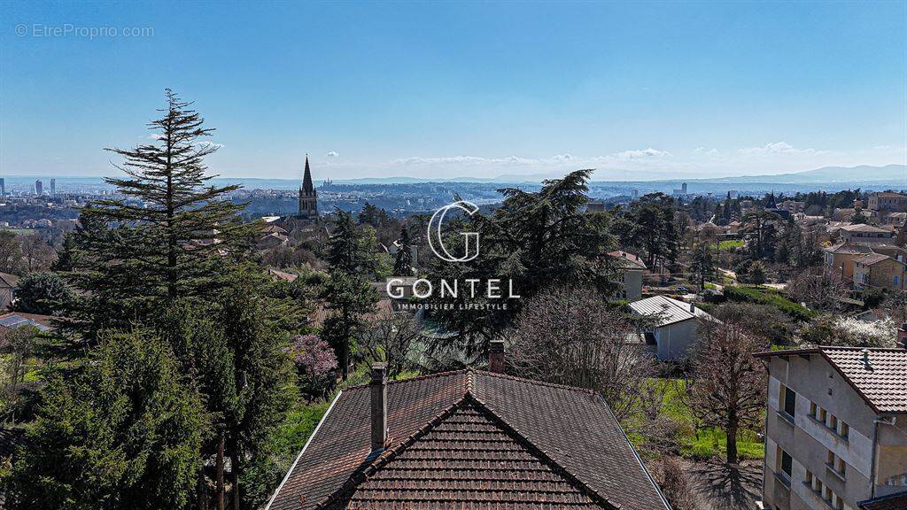 Maison à SAINT-CYR-AU-MONT-D'OR