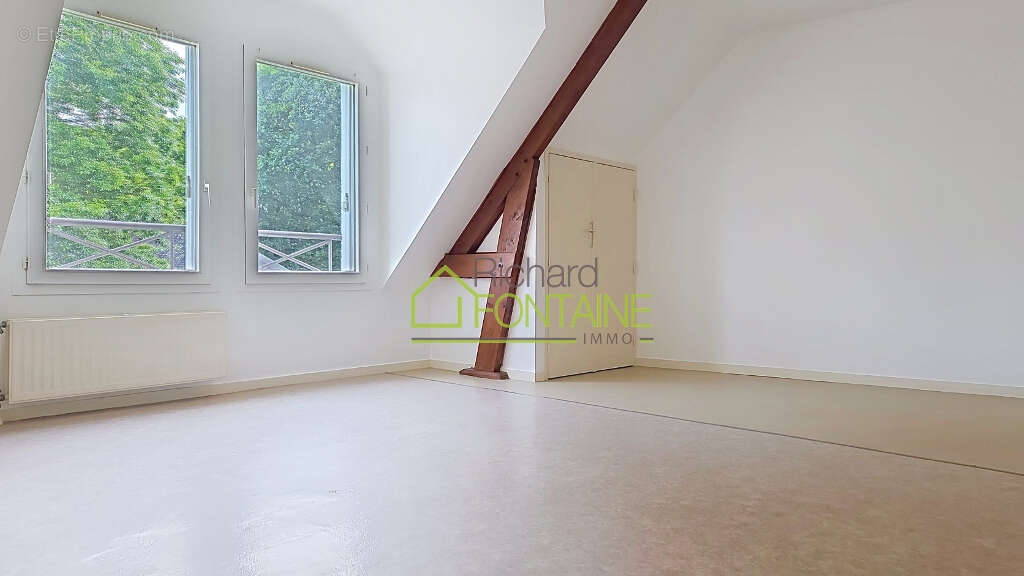 Appartement  T2 de 39 m² en dernier étage exposé sud  proche centre à pieds - photo 2
