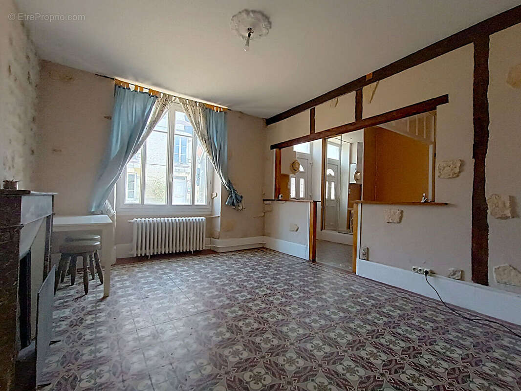 Maison à CHILLEURS-AUX-BOIS