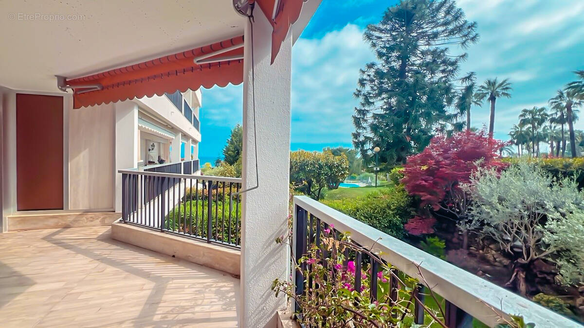 Appartement à VALLAURIS