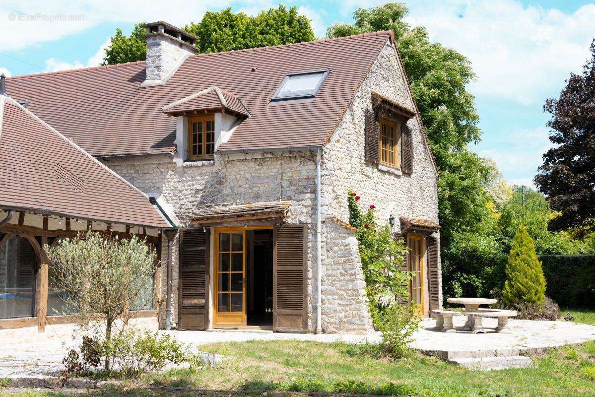 Maison à BUNO-BONNEVAUX