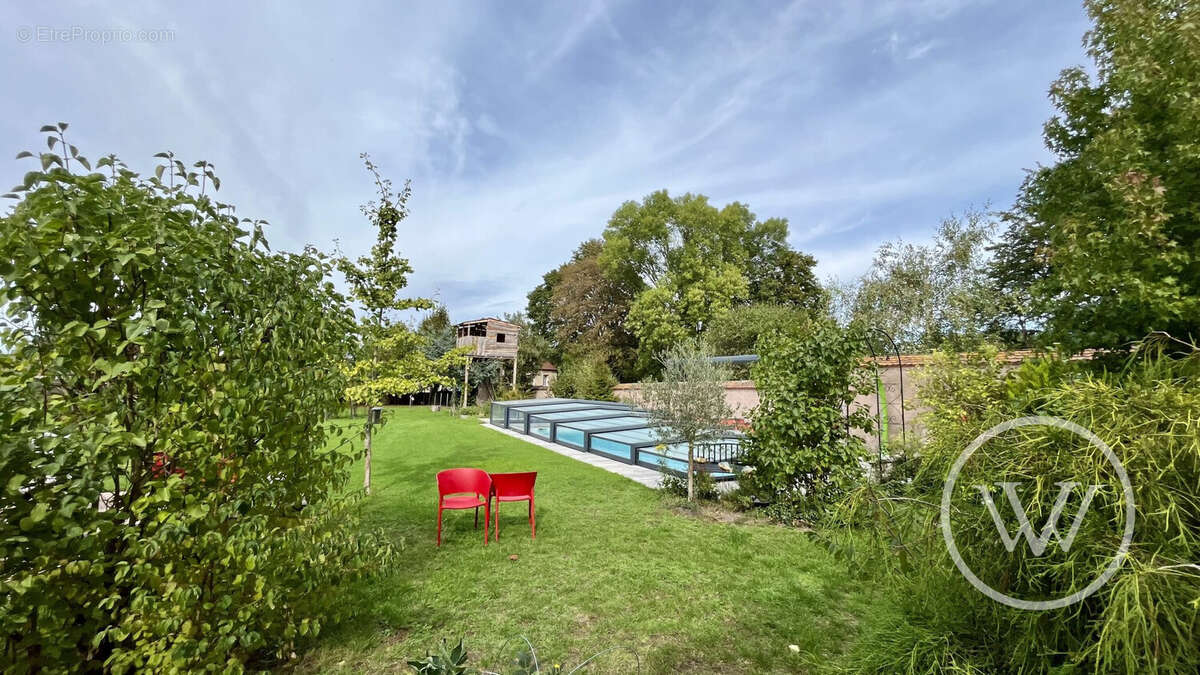 Maison 572 m² à Lapalisse  - photo 5